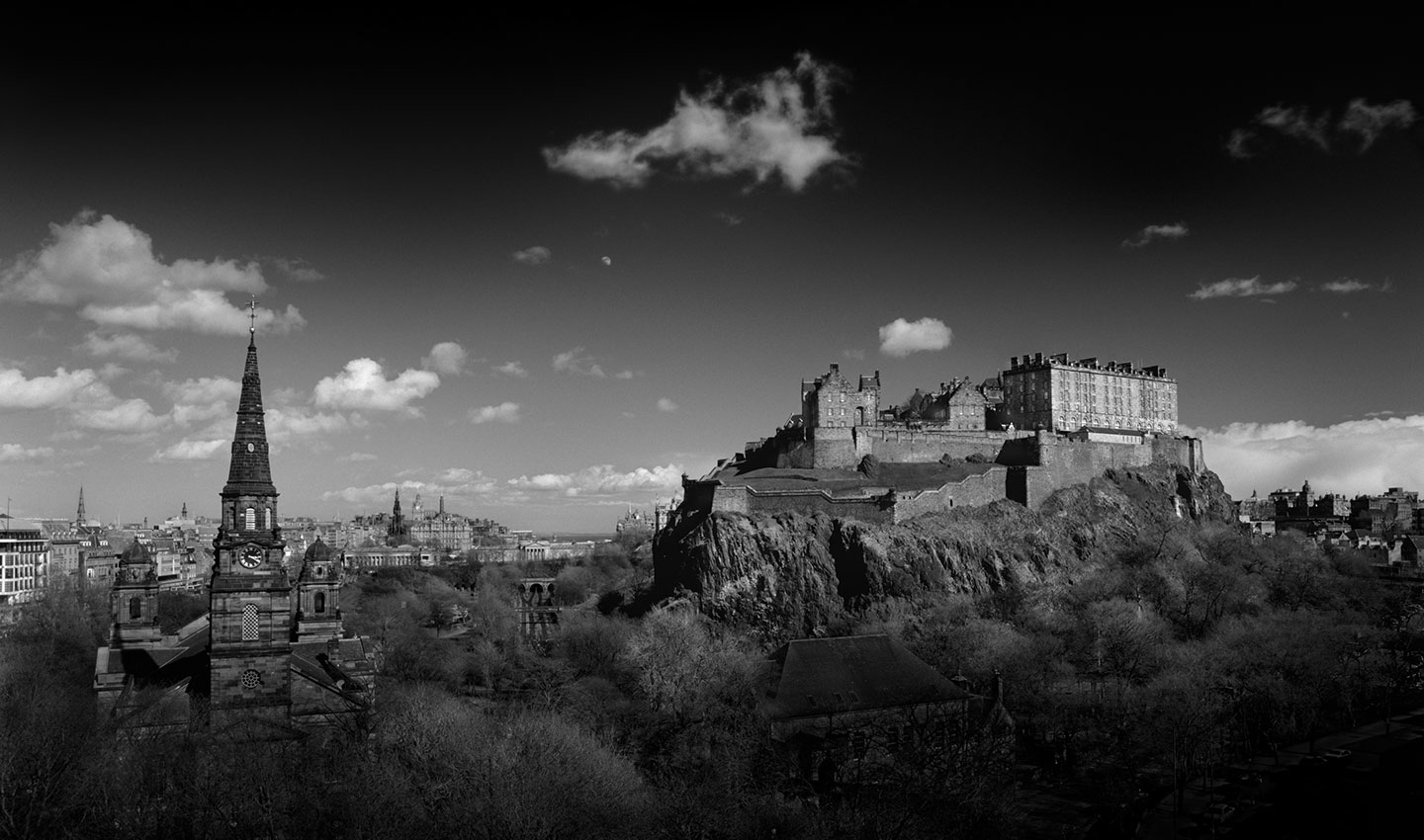 Edinburgh_Castle_Scotland-Scottish_landscape-black_and_white-Photography-Lindsay_Robertson